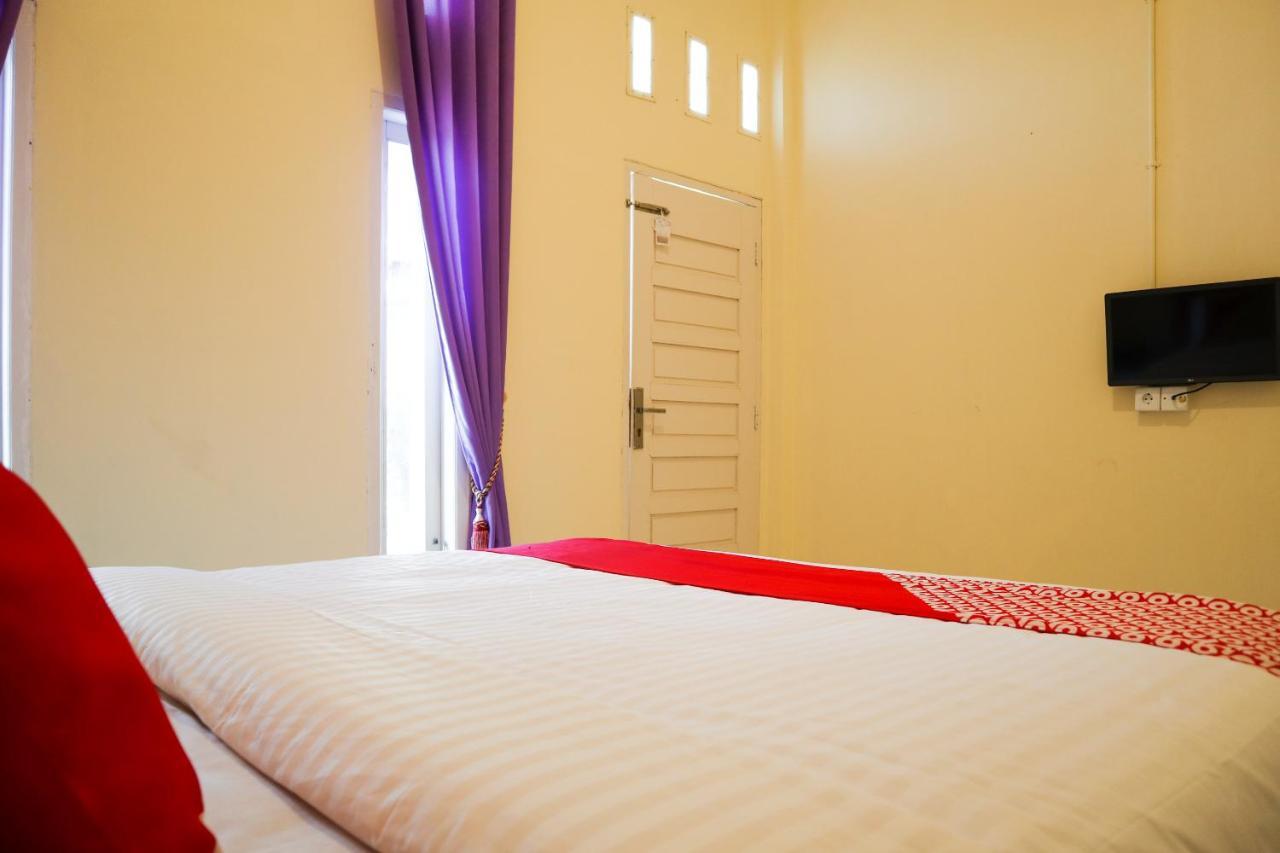 Oyo 2202 Delima Guest House Syariah Padang  Exterior foto